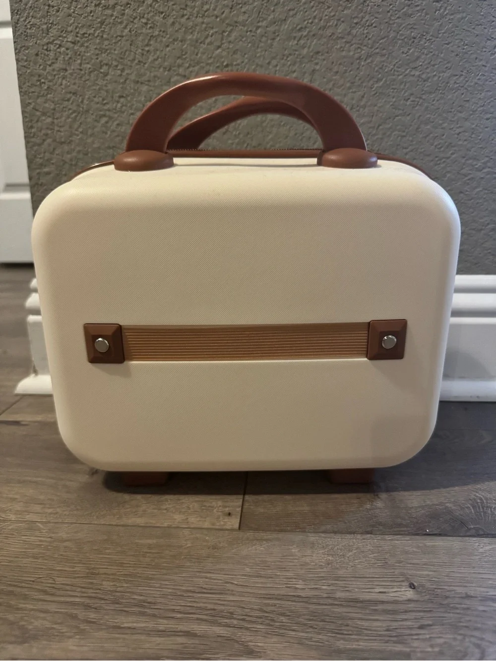 Hello Kitty Cream and Brown Molded Carry Case